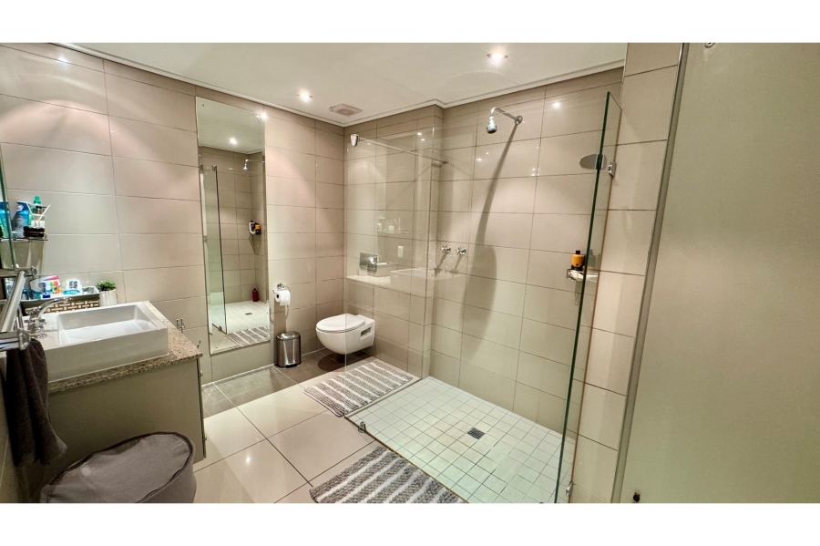 To Let 2 Bedroom Property for Rent in Green Point Western Cape
